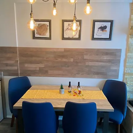 Adut Kop. Apartamento *