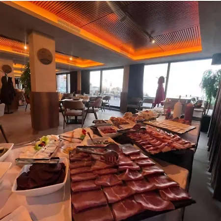 Adut Kop. Apartamento